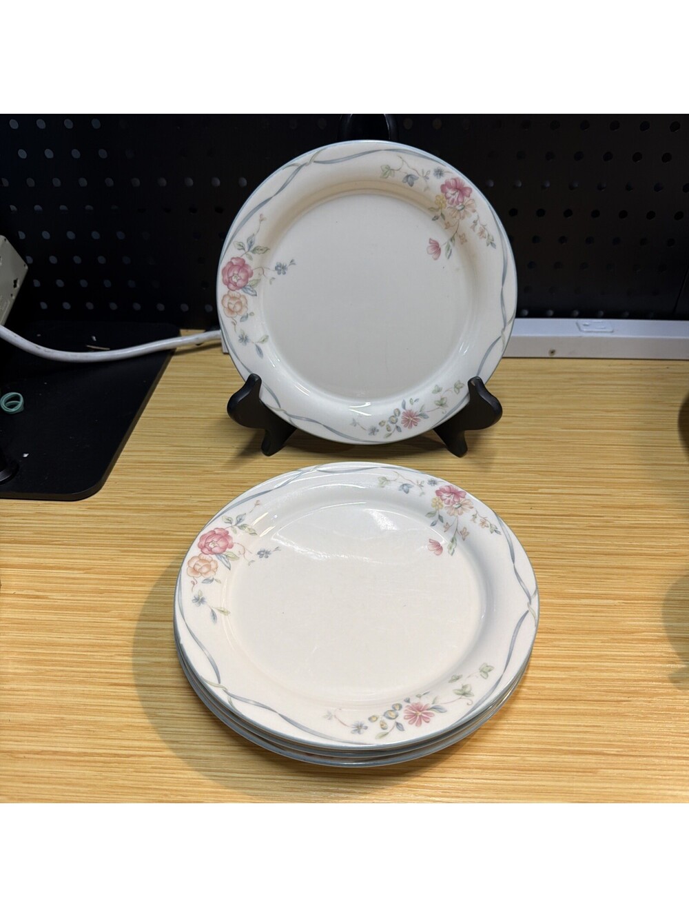Lenox Country Cottage Courtyard Set Of 4 Salad Plates Used Great Condition USA *